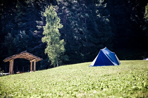 Guide pour un camping pas cher avec des enfants : Astuces et idées